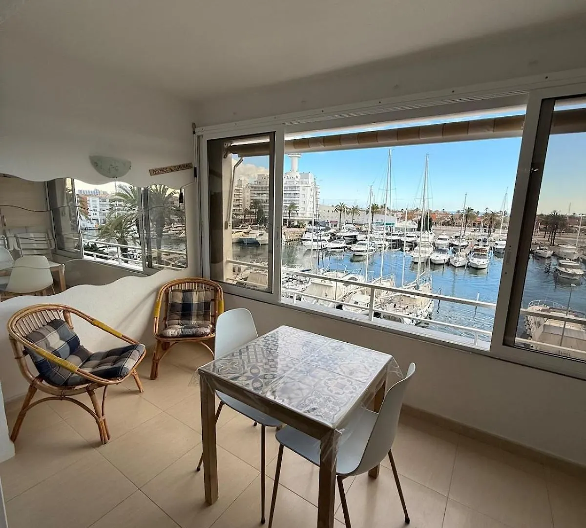 Awaydays - Pg 3-3 - Apartamento Al Canal Con Wi-Fi Empuriabrava